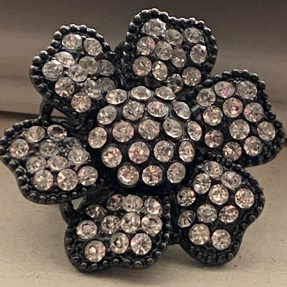 ✨Glam Flower Ring✨